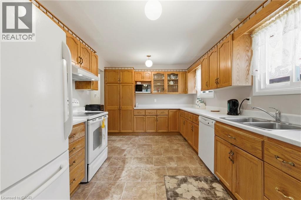 35 Barnicke Drive, Cambridge, Ontario  N3C 3M2 - Photo 8 - 40834792