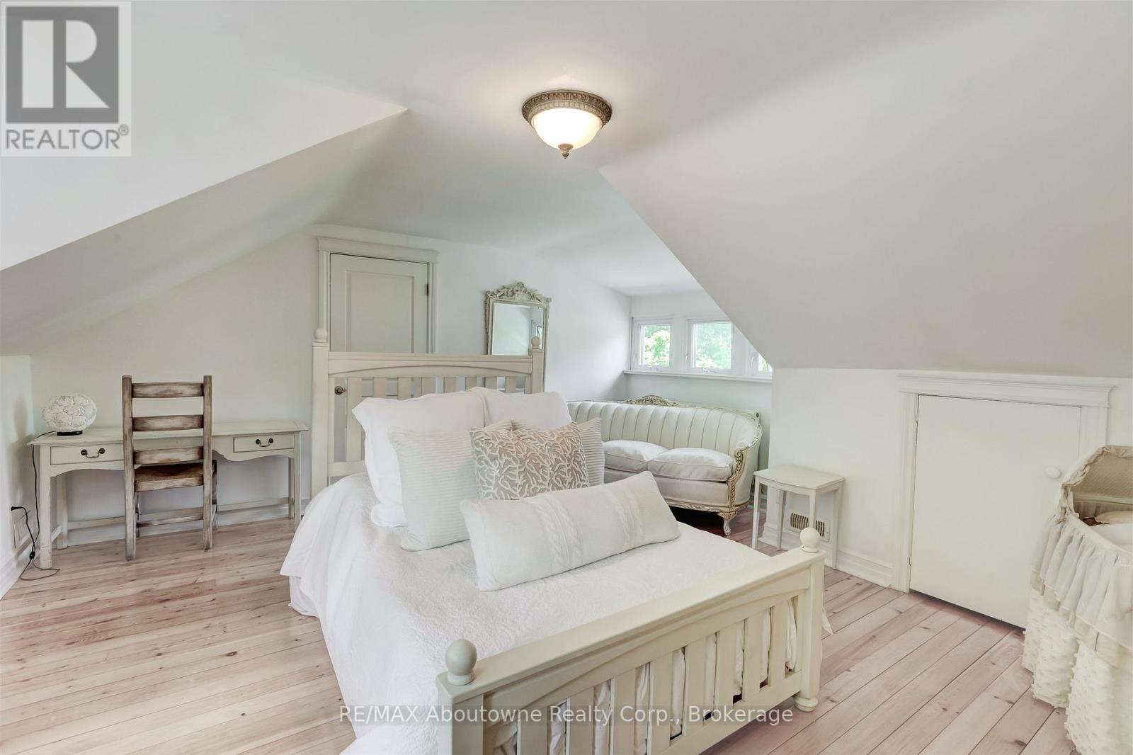 317 Gloucester Avenue, Oakville, Ontario  L6J 3W8 - Photo 40 - W13160262