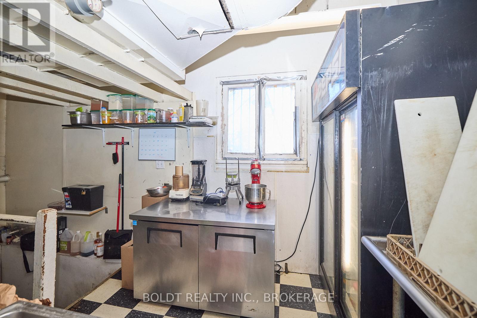 24 St. Paul Street, St. Catharines, Ontario  L2R 3M2 - Photo 6 - X13454712