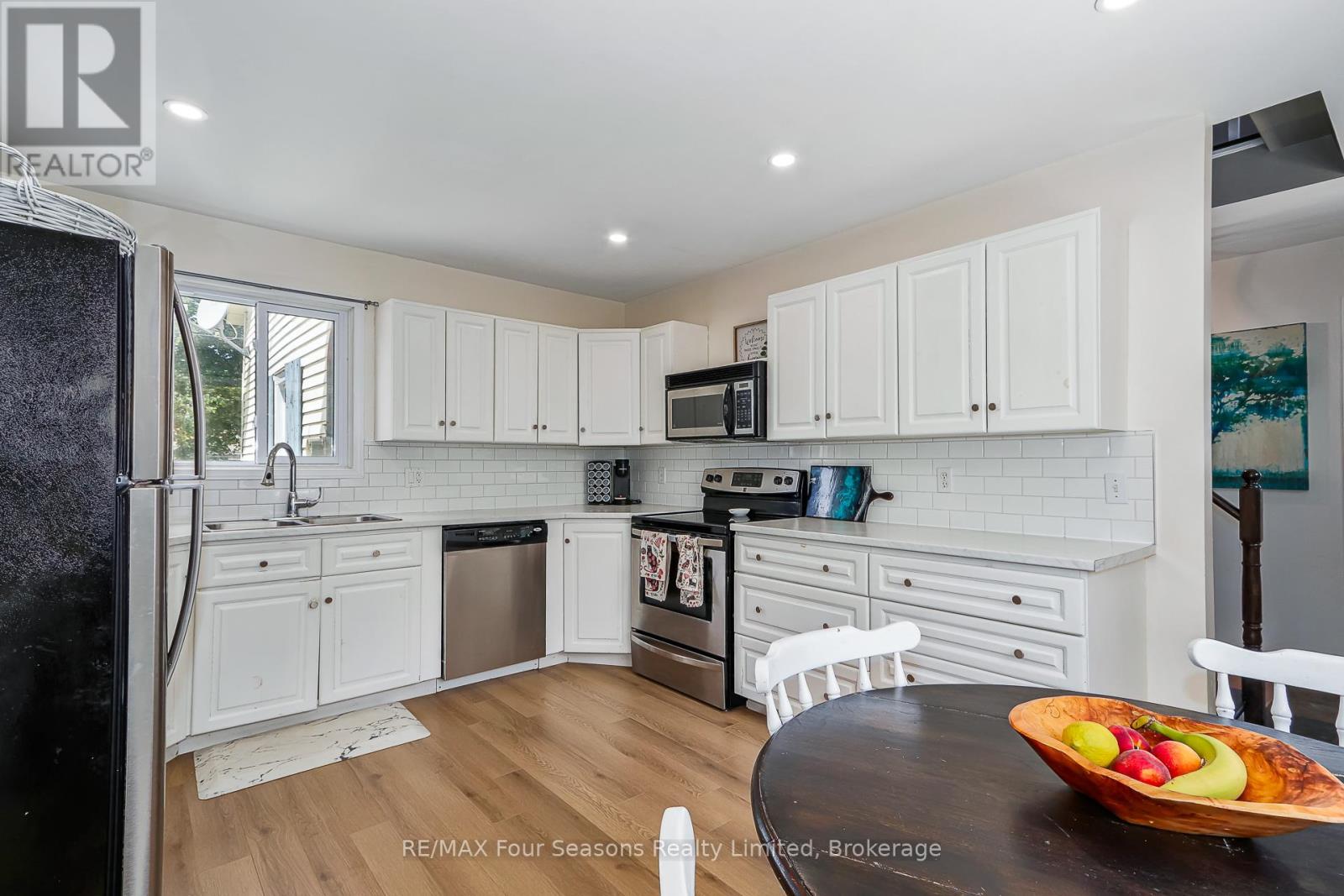 261 Superior Street, Clearview, Ontario  L0M 1S0 - Photo 13 - S13454672