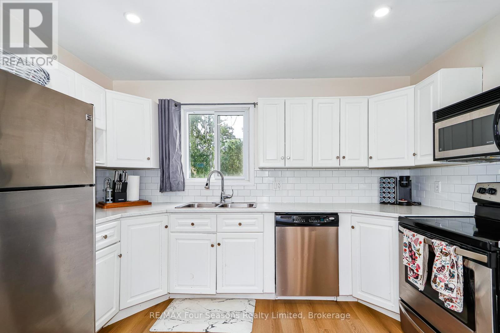 261 Superior Street, Clearview, Ontario  L0M 1S0 - Photo 14 - S13454672