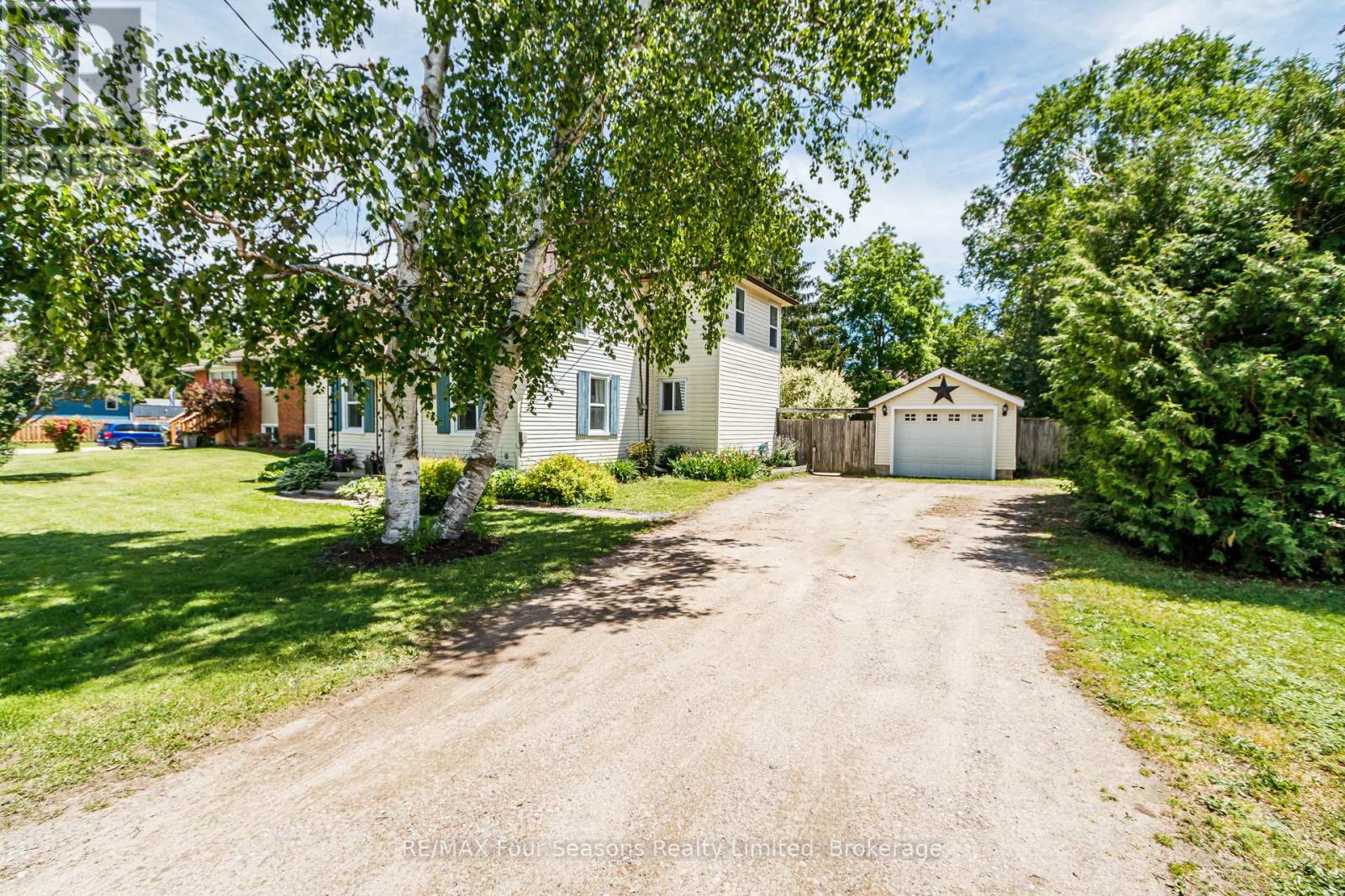 261 Superior Street, Clearview, Ontario  L0M 1S0 - Photo 4 - S13454672