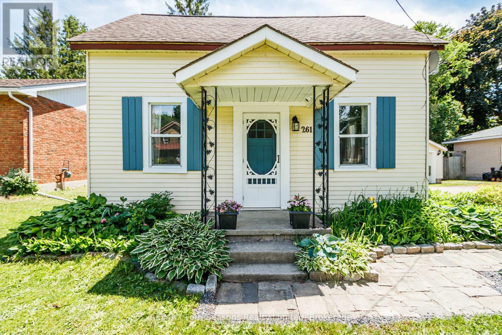 261 Superior Street, Clearview, Ontario  L0M 1S0 - Photo 6 - S13454672