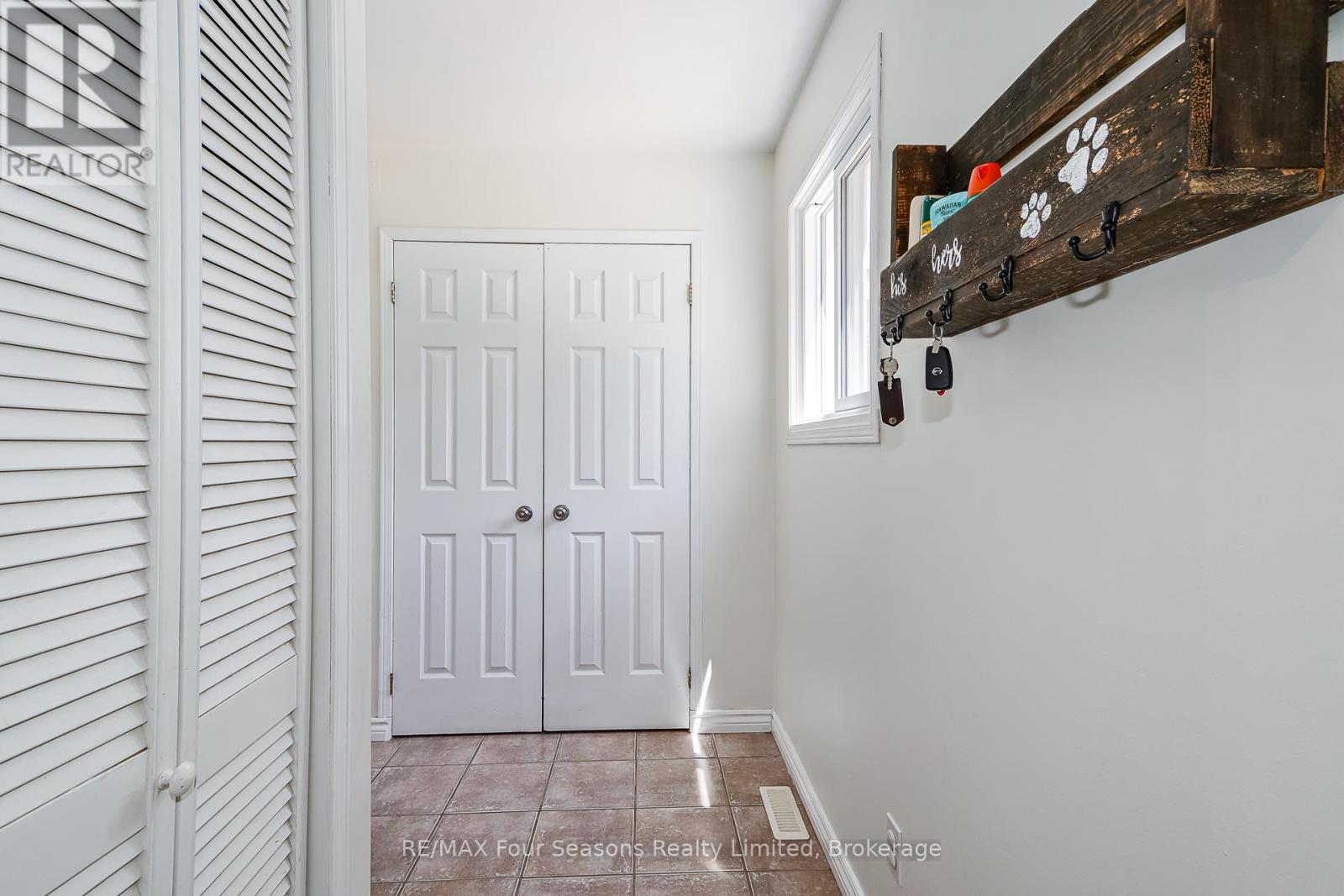 261 Superior Street, Clearview, Ontario  L0M 1S0 - Photo 7 - S13454672