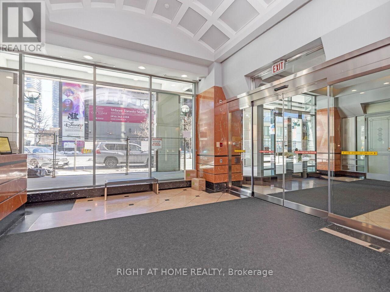 1706 - 10 Yonge Street, Toronto, Ontario  M5E 1R4 - Photo 3 - C13454648