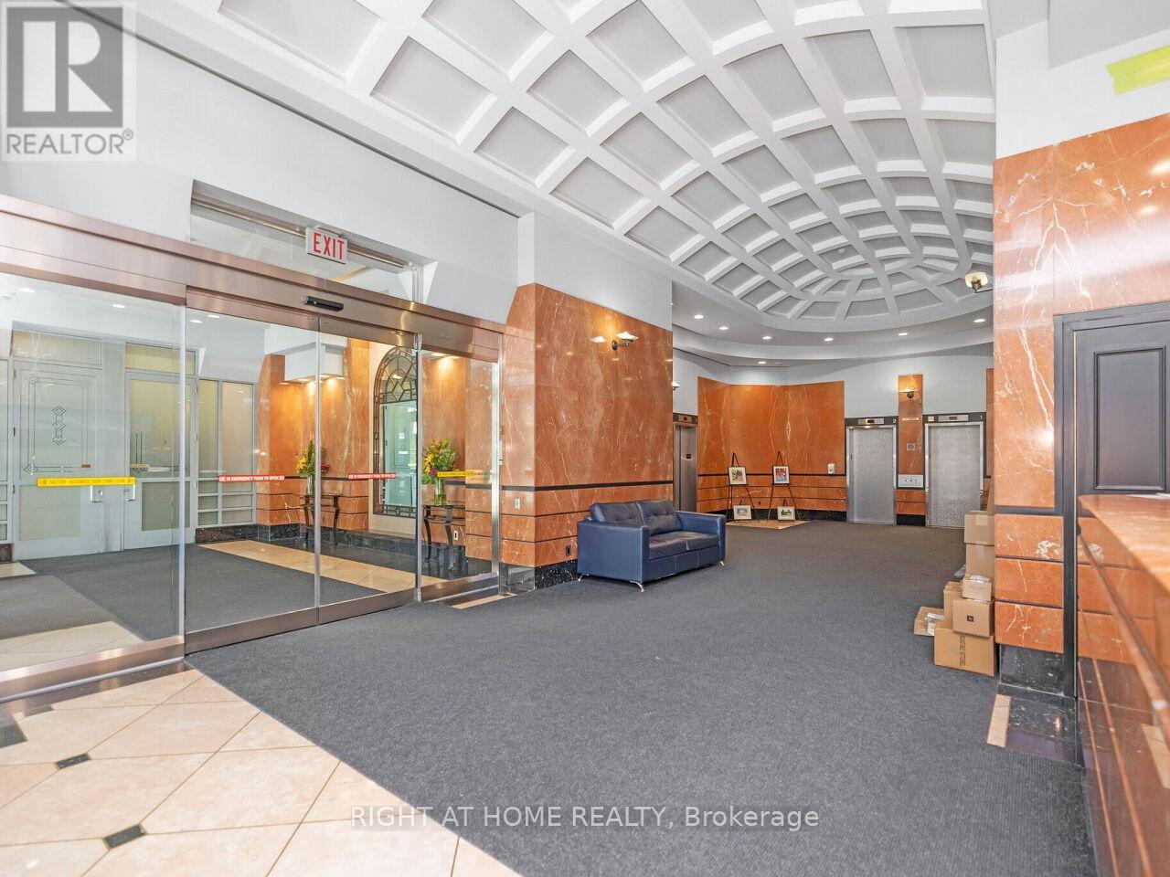 1706 - 10 Yonge Street, Toronto, Ontario  M5E 1R4 - Photo 4 - C13454648