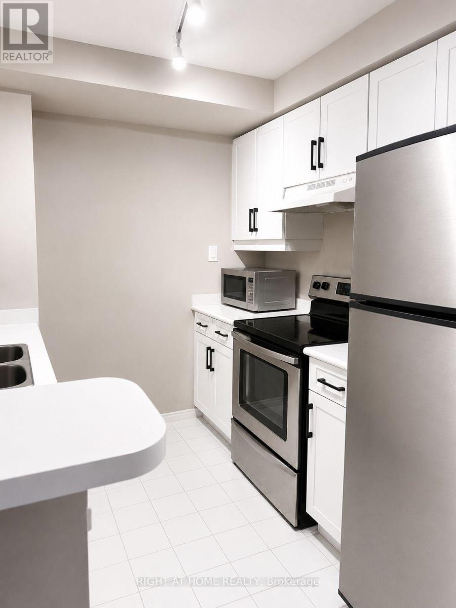 1706 - 10 Yonge Street, Toronto, Ontario  M5E 1R4 - Photo 8 - C13454648