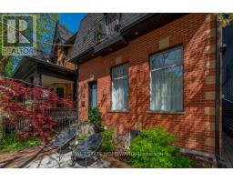 136 SPRUCE STREET, Toronto, Ontario
