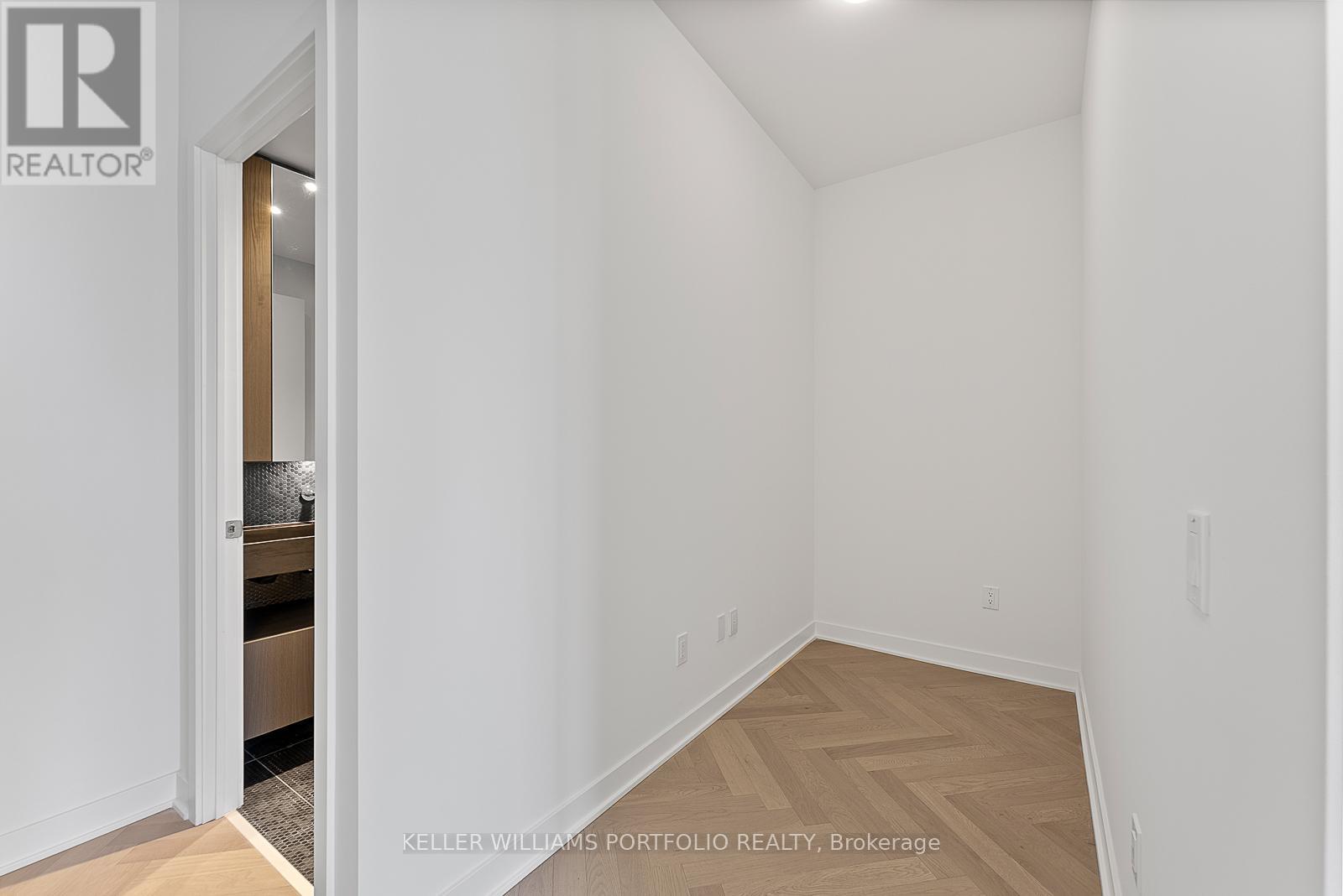 2907 - 11 Yorkville Avenue, Toronto, Ontario  M4W 0B7 - Photo 15 - C13454740