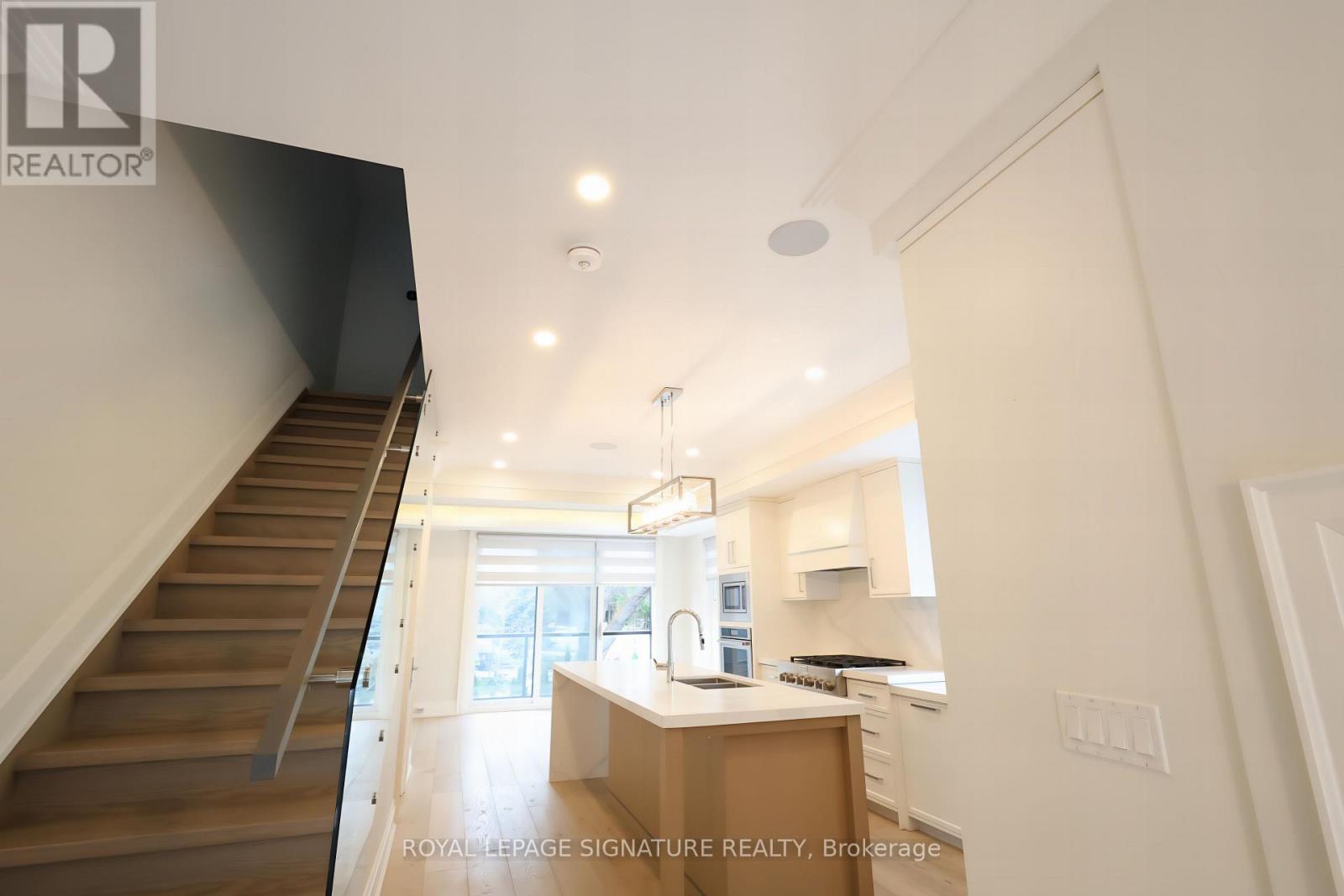 3062 Bayview Avenue, Toronto, Ontario  M2M 3R7 - Photo 6 - C13454766