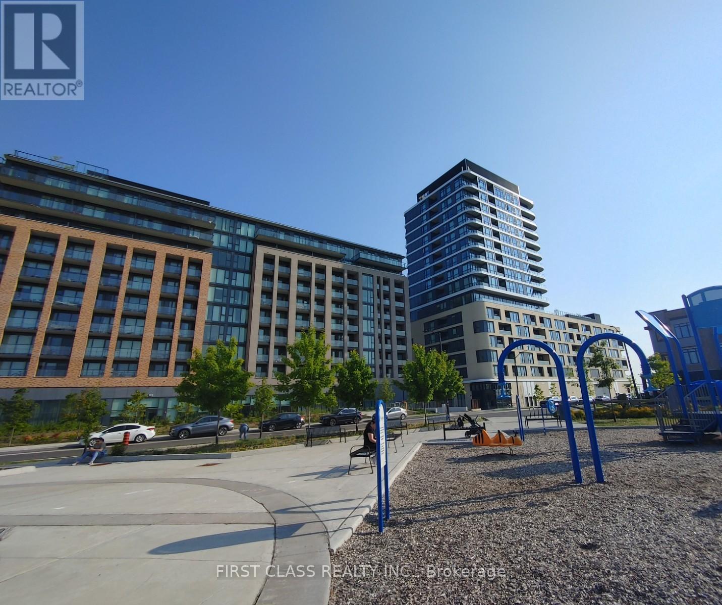608 - 120 Eagle Rock Way, Vaughan, Ontario L6A 5C2 - Photo 2 - N13454664