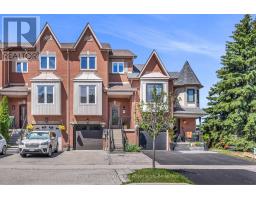 8 PRESTWICK AVENUE, Vaughan, Ontario
