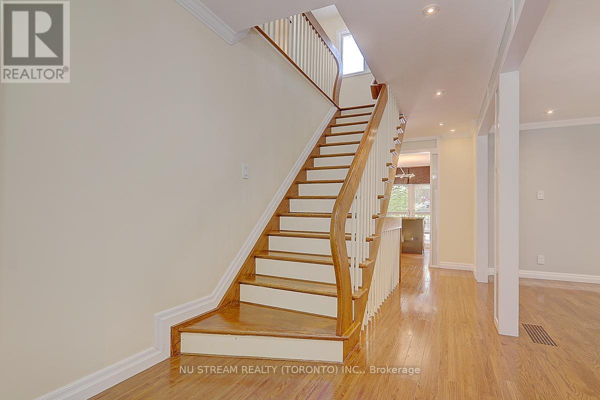 47 Hemingway Crescent, Markham, Ontario L3R 2S4 - Photo 5 - N13454750