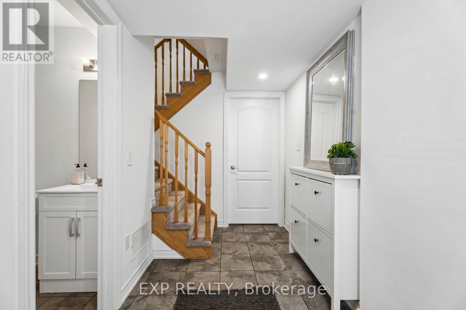 38 Andean Lane, Barrie, Ontario  L9J 0J4 - Photo 4 - S13454636