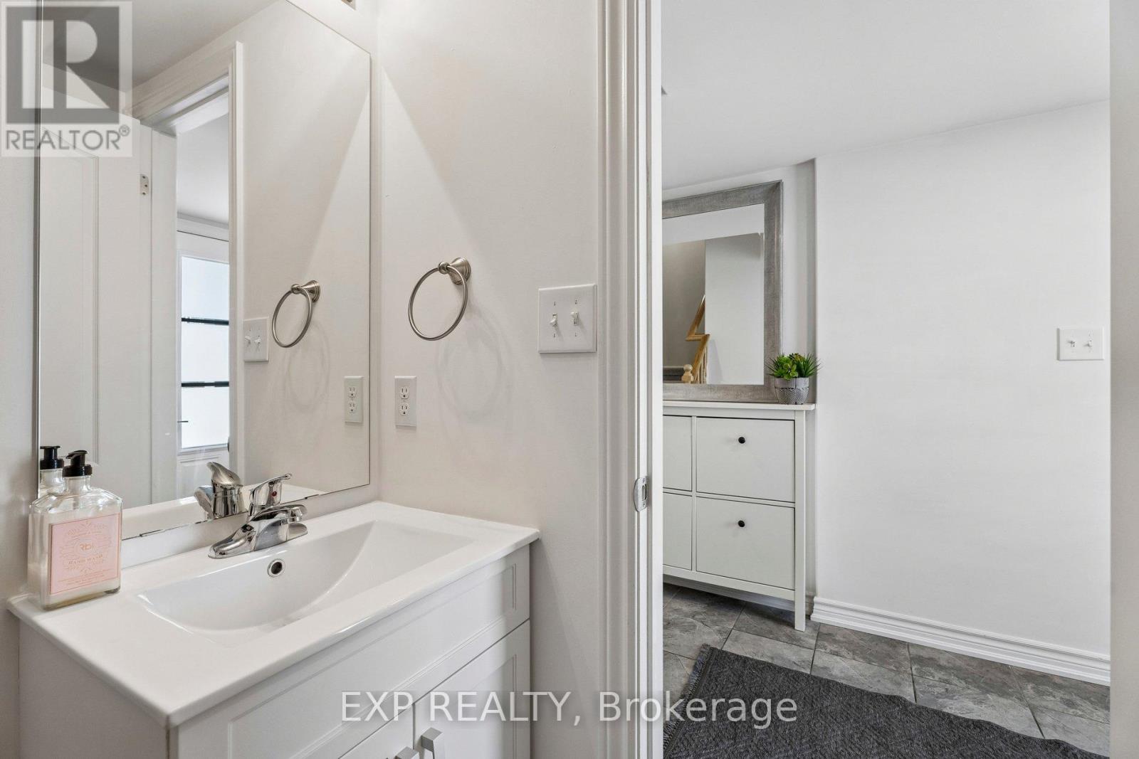 38 Andean Lane, Barrie, Ontario  L9J 0J4 - Photo 6 - S13454636