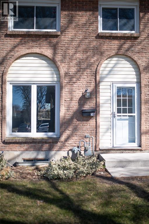 27 Turner Drive Unit# 36, Sarnia, Ontario  N7S 4R9 - Photo 2 - 26014334