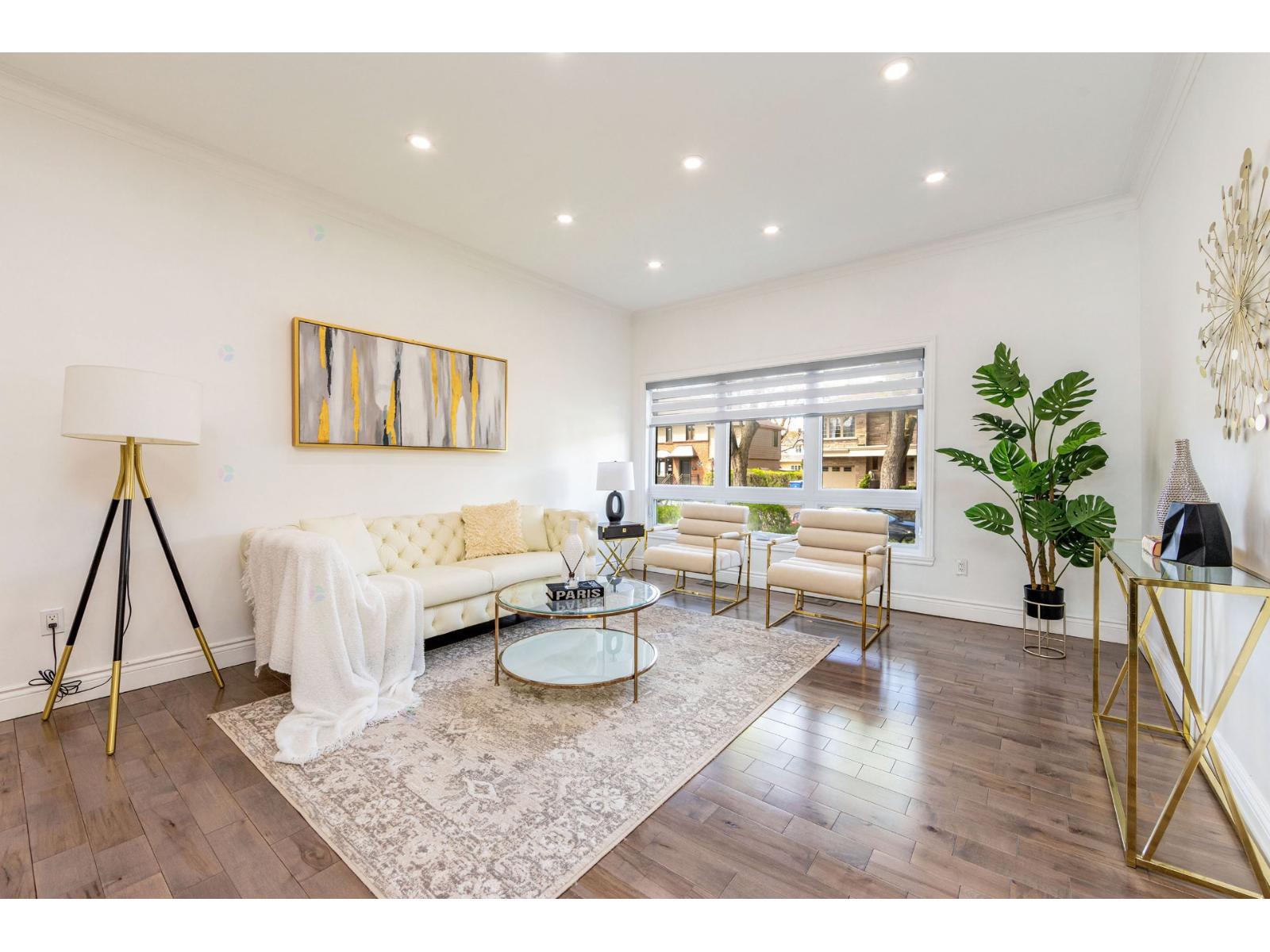 150 Av. Trenton Mont-Royal Quebec Canada H3P1Z4 2