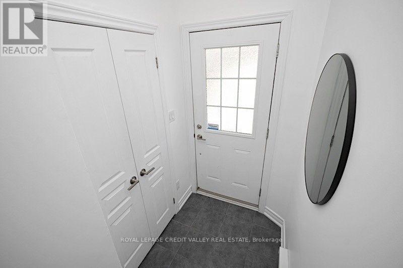 29 - 1401 Plains Road E, Burlington, Ontario L7R 0C2 - Photo 2 - W13454720