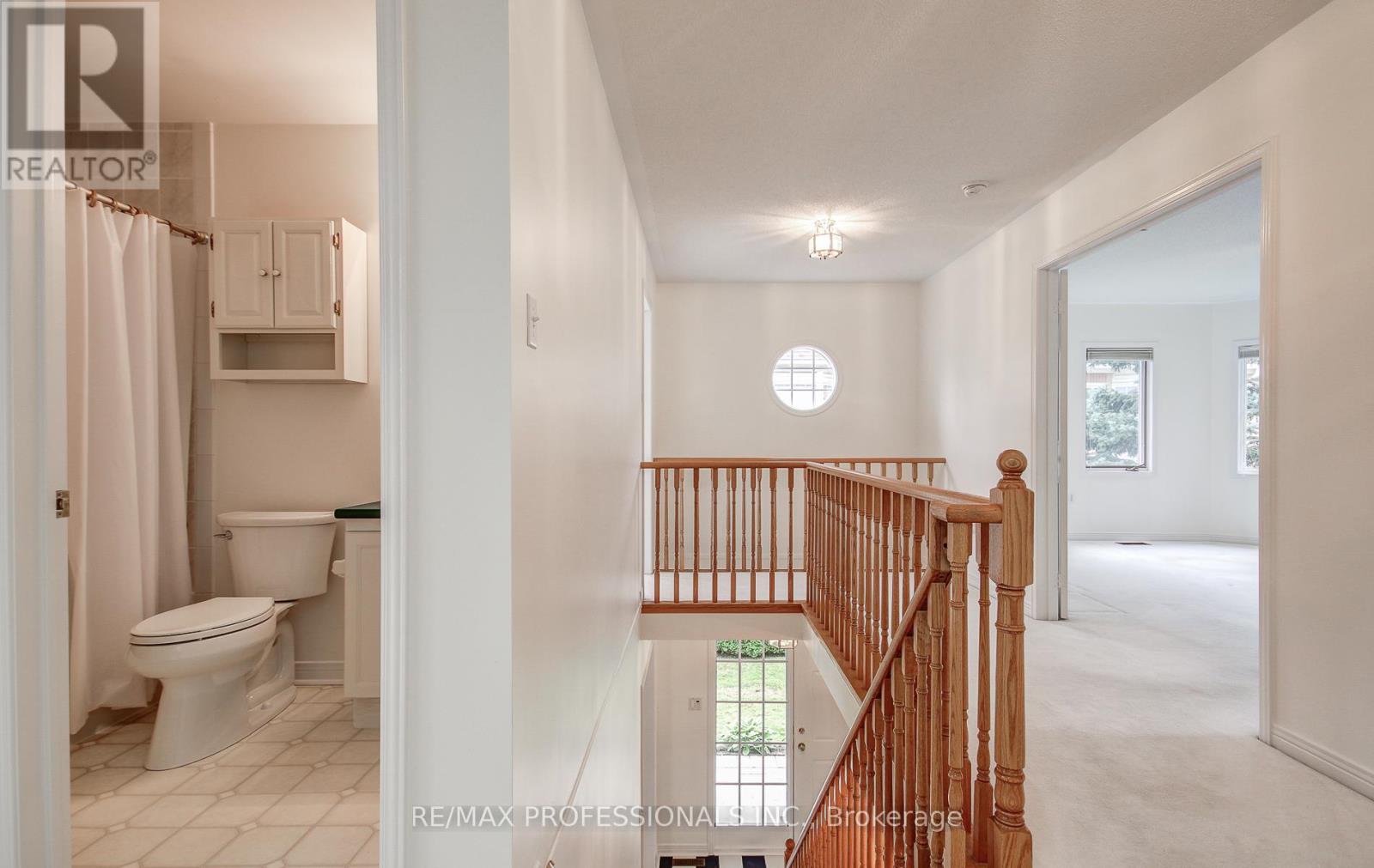 23 - 2145 Country Club Drive E, Burlington, Ontario L7M 4E1 - Photo 13 - W13454758