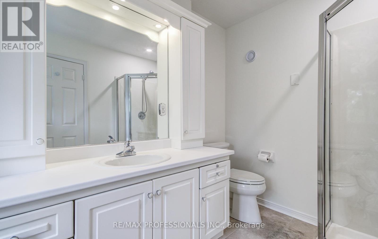 23 - 2145 Country Club Drive E, Burlington, Ontario L7M 4E1 - Photo 16 - W13454758