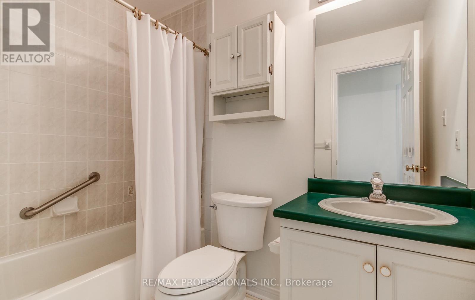 23 - 2145 Country Club Drive E, Burlington, Ontario L7M 4E1 - Photo 20 - W13454758