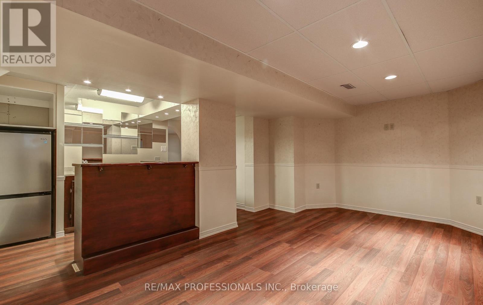 23 - 2145 Country Club Drive E, Burlington, Ontario L7M 4E1 - Photo 25 - W13454758