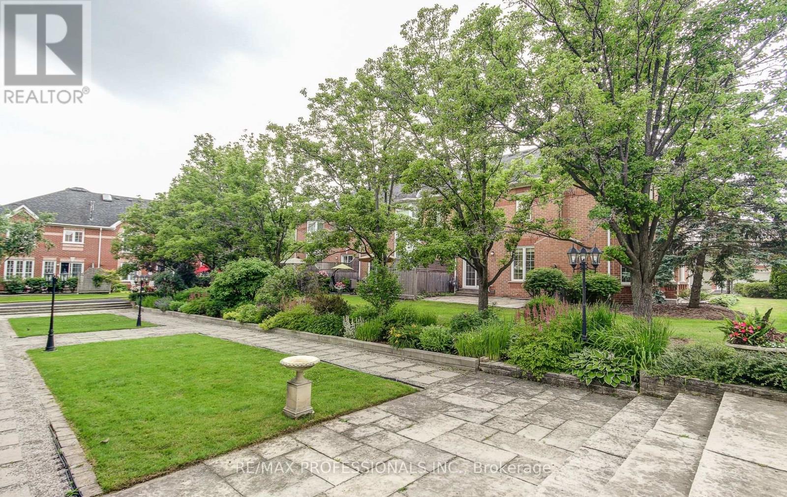 23 - 2145 Country Club Drive E, Burlington, Ontario L7M 4E1 - Photo 31 - W13454758