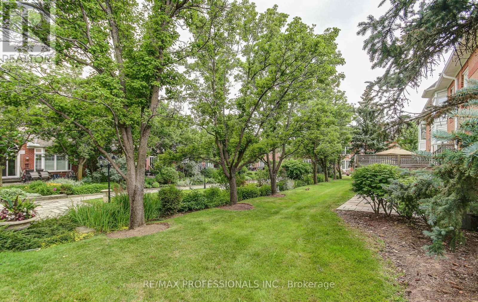 23 - 2145 Country Club Drive E, Burlington, Ontario L7M 4E1 - Photo 33 - W13454758