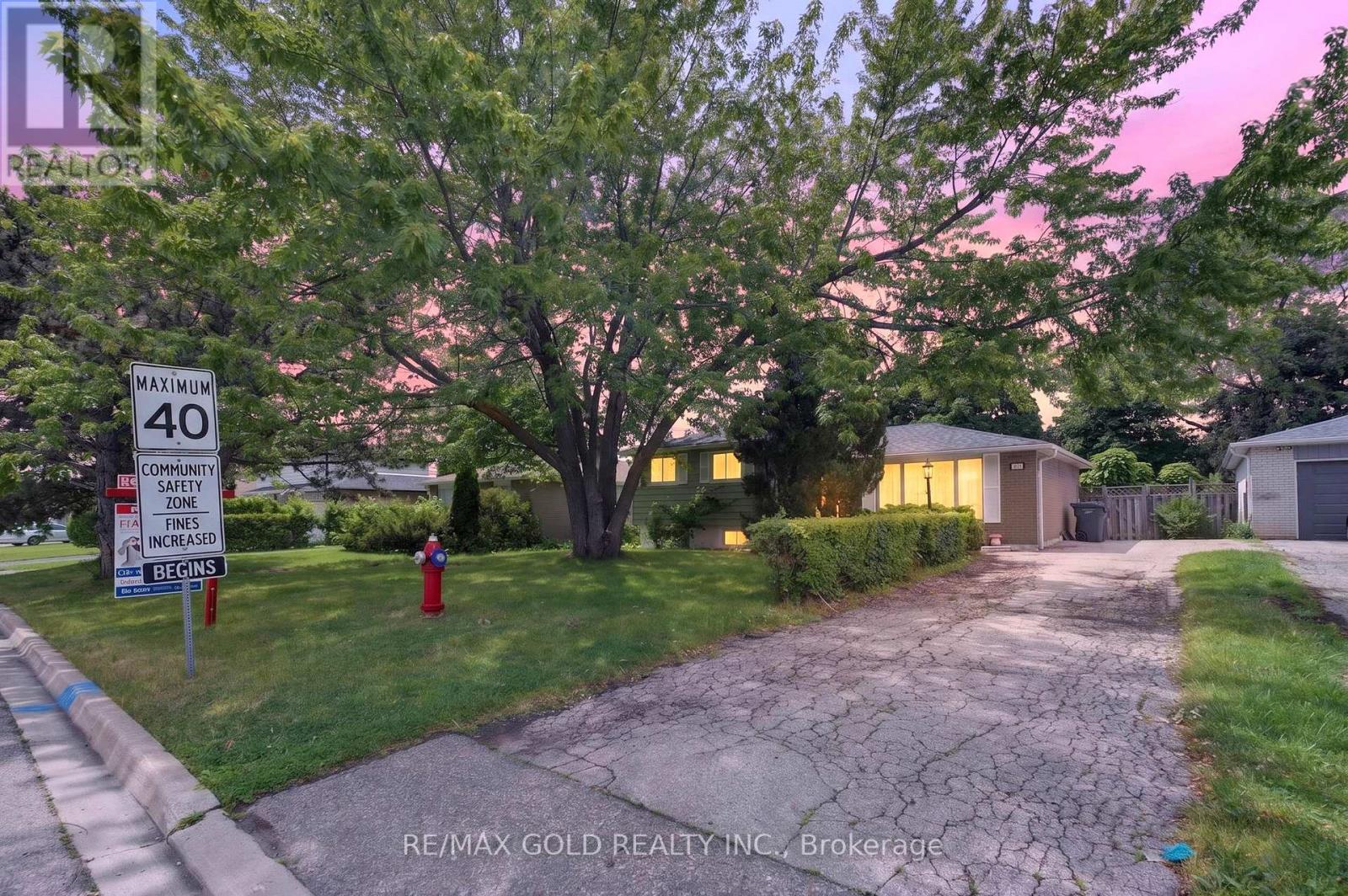 129 FOLKSTONE CRESCENT, Brampton, Ontario