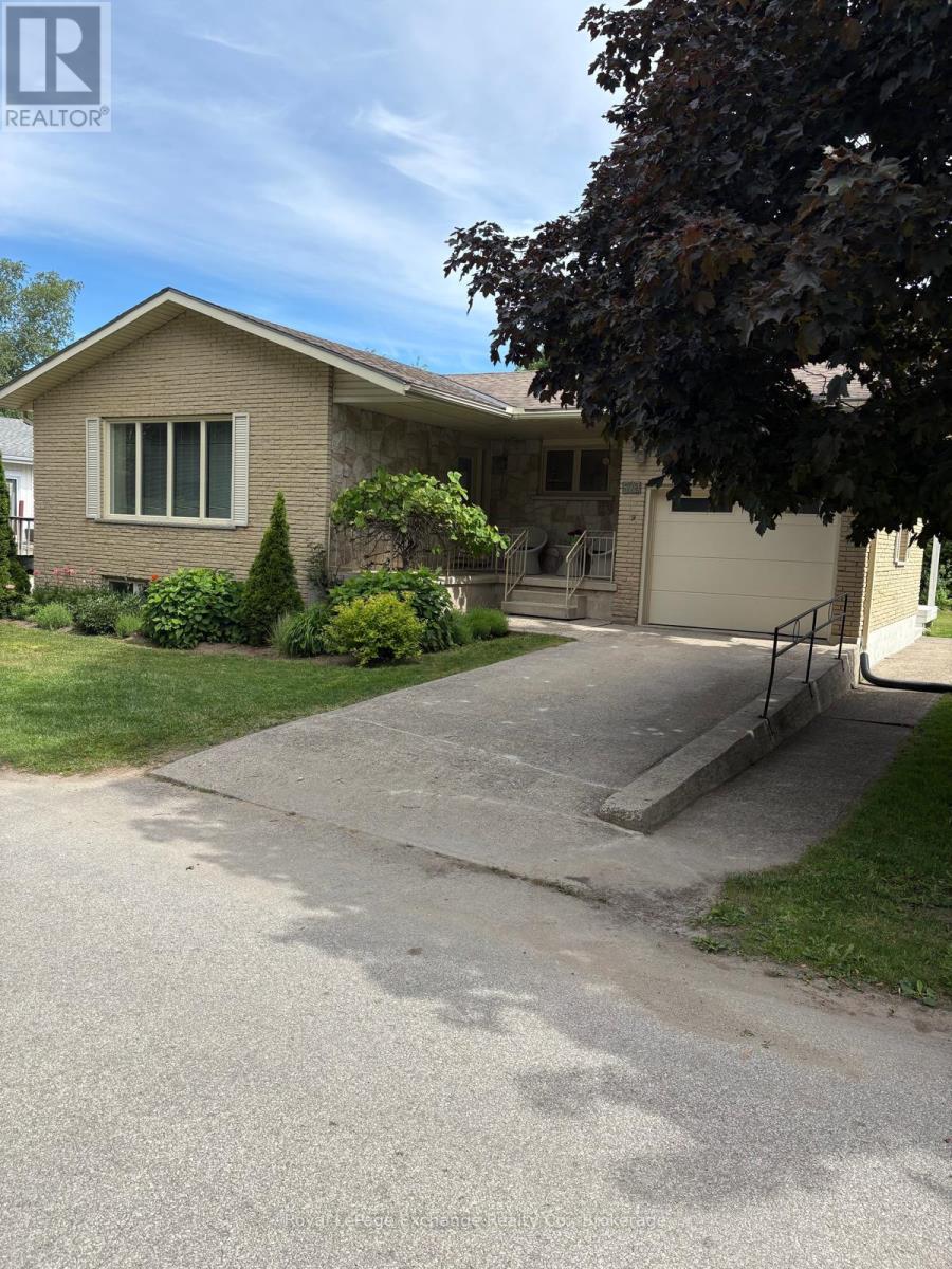 579 Peirson Avenue, Saugeen Shores, Ontario  N0H 2C4 - Photo 2 - X13451974