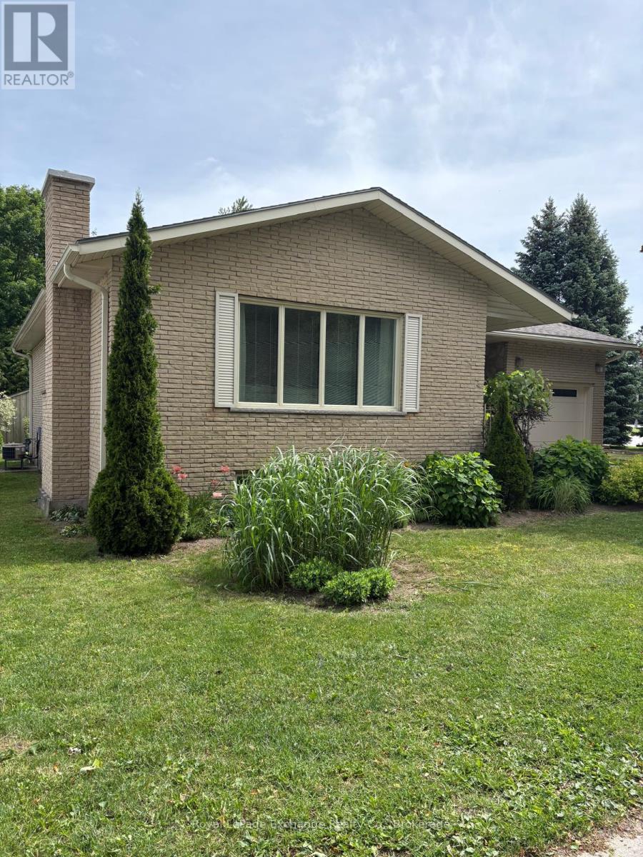 579 Peirson Avenue, Saugeen Shores, Ontario  N0H 2C4 - Photo 3 - X13451974