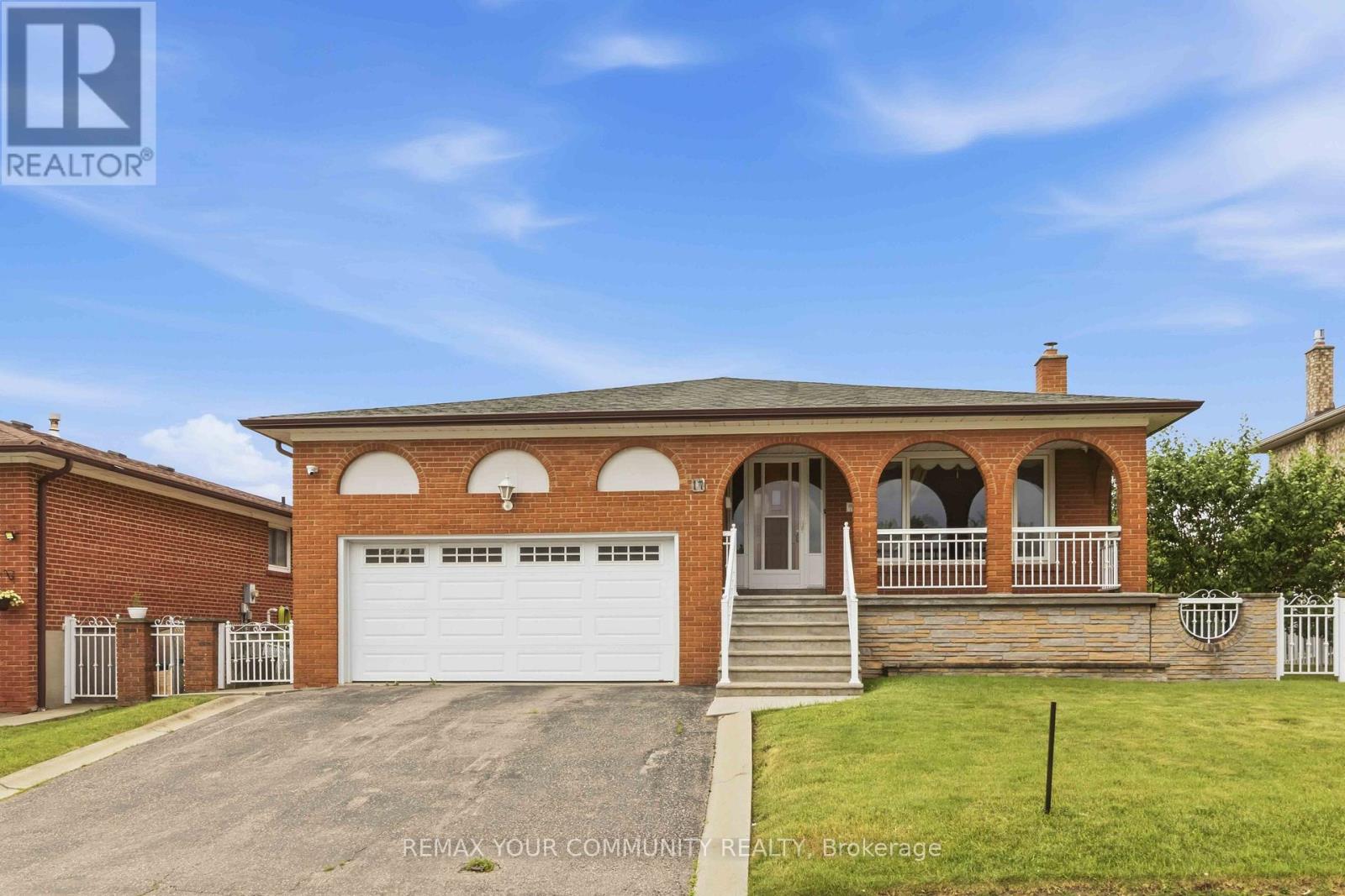 17 Harris Crescent, Vaughan, Ontario  L4L 1R7 - Photo 2 - N13448088