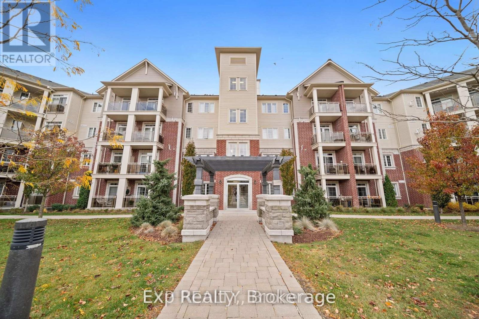 315 - 84 Aspen Springs Drive, Clarington, Ontario  L1C 0V3 - Photo 2 - E13454820
