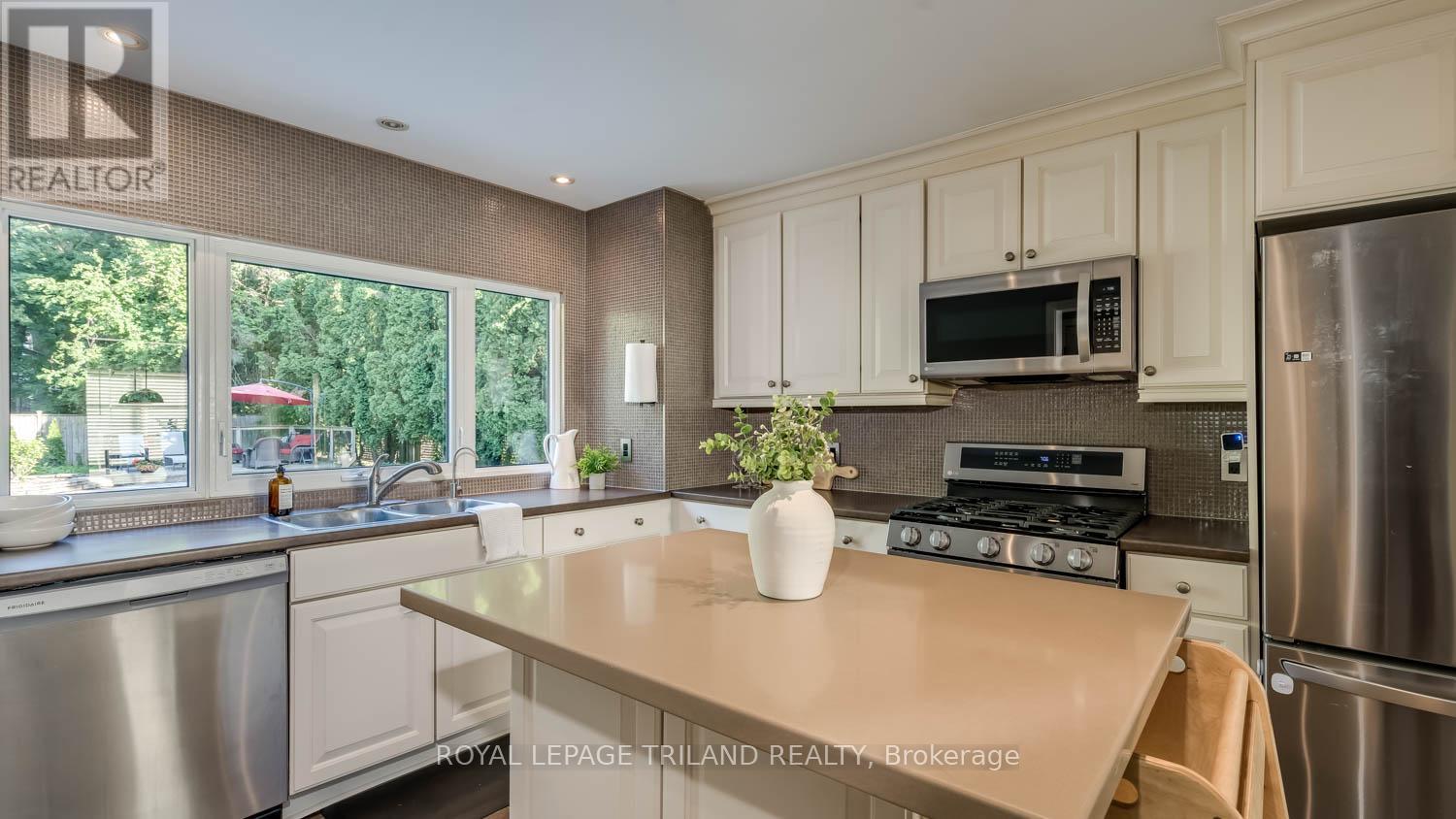 23 Braemar Crescent, London North, Ontario  N6H 2X2 - Photo 7 - X13454962