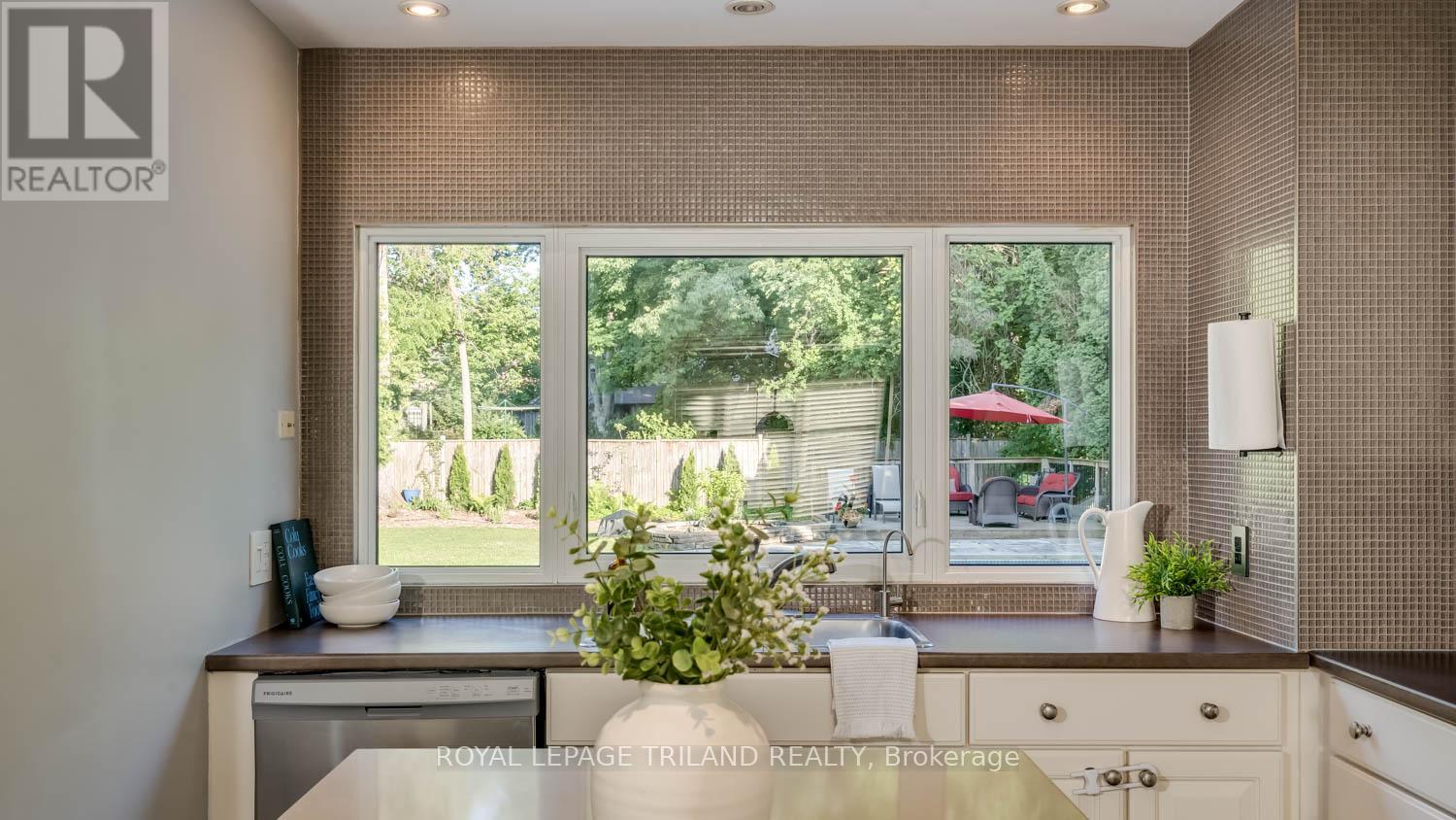 23 Braemar Crescent, London North, Ontario  N6H 2X2 - Photo 8 - X13454962