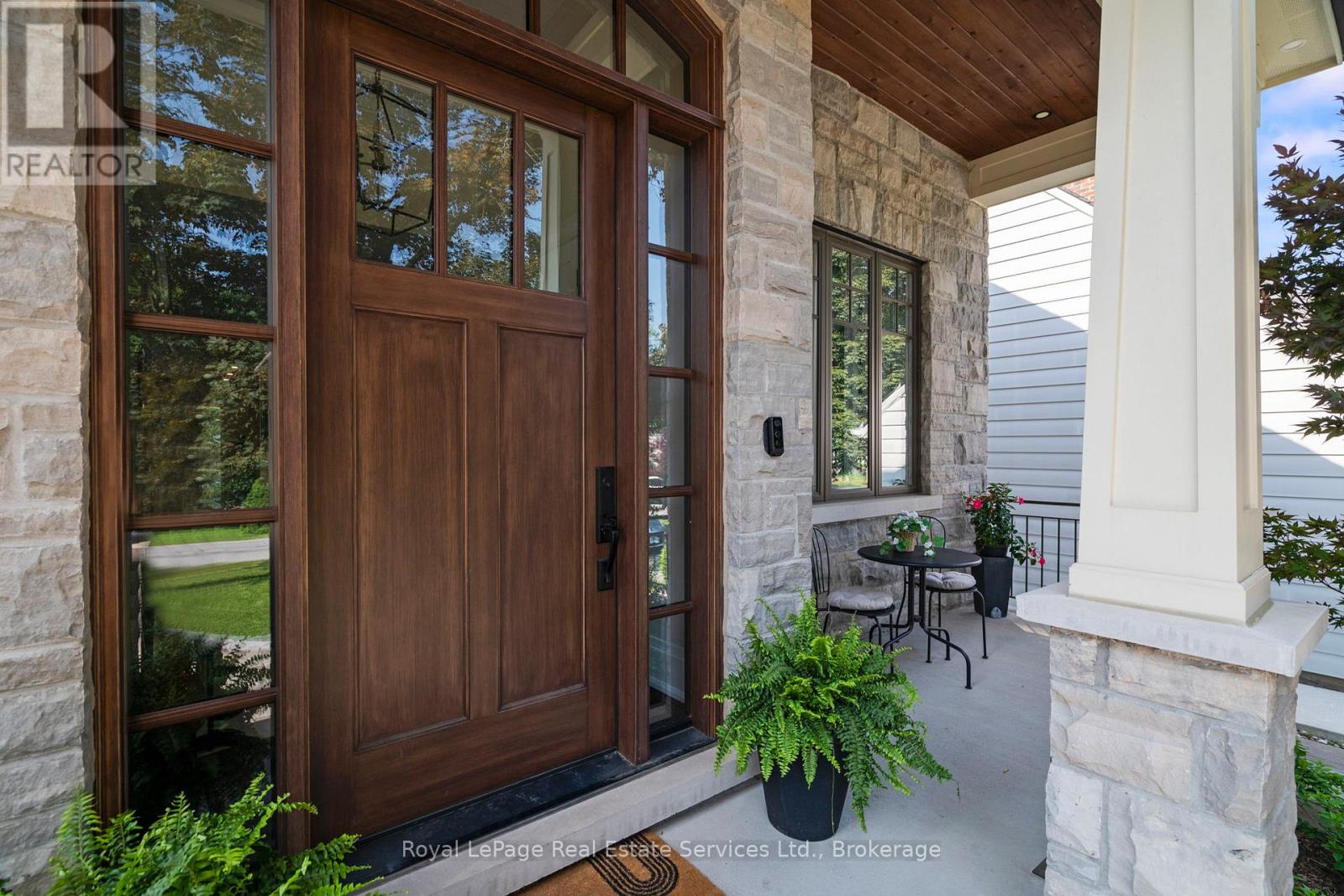 47 Park Avenue E, Burlington, Ontario  L7T 1Y2 - Photo 2 - W13454894