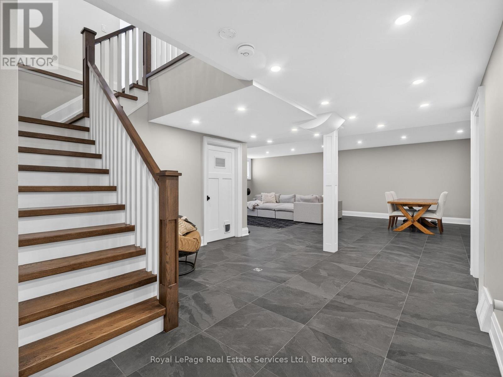 47 Park Avenue E, Burlington, Ontario  L7T 1Y2 - Photo 32 - W13454894