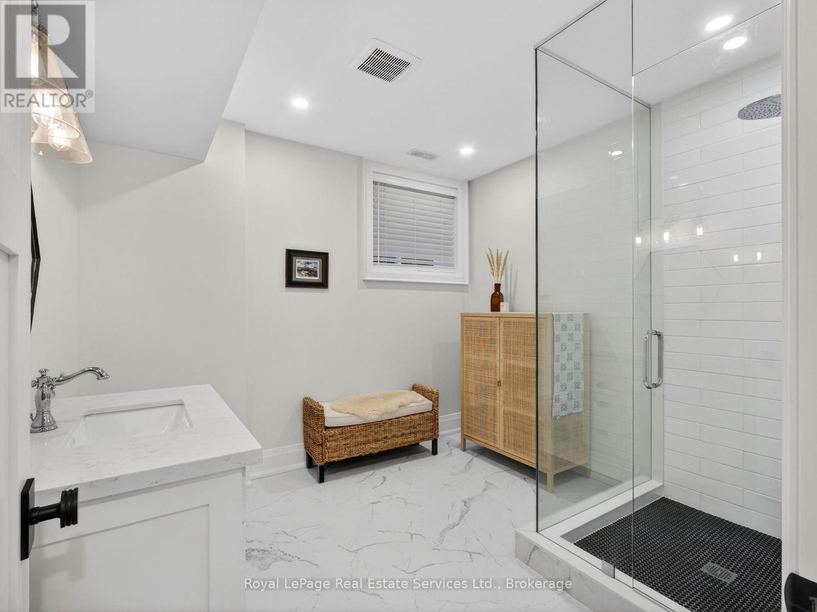 47 Park Avenue E, Burlington, Ontario  L7T 1Y2 - Photo 38 - W13454894