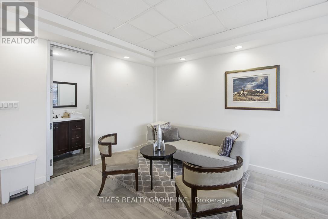 400 - 801 Eglinton Avenue W, Toronto, Ontario  M5N 1E3 - Photo 30 - C13454836