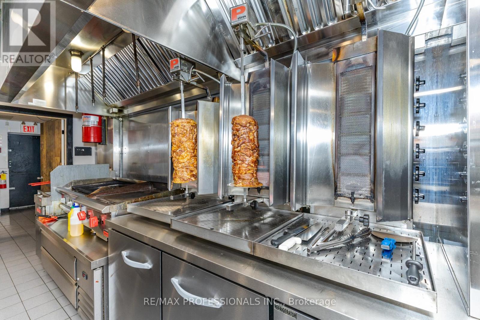 495 Bloor Street W, Toronto, Ontario M5S 1Y2 - Photo 17 - C13454908
