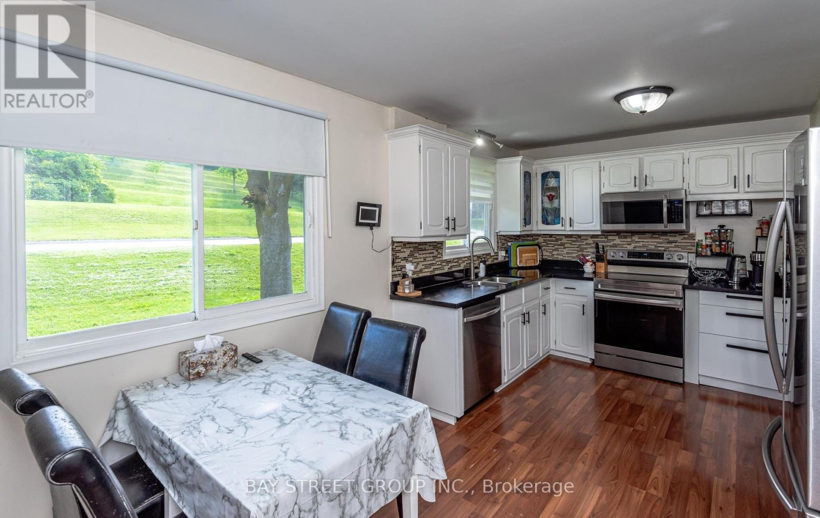 98 The Queensway South Avenue S, Georgina, Ontario  L4P 1Z4 - Photo 11 - N13454814