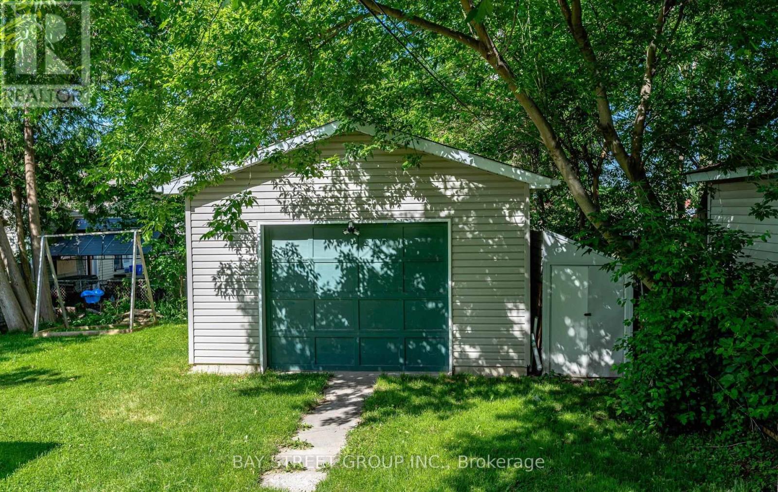 98 The Queensway South Avenue S, Georgina, Ontario  L4P 1Z4 - Photo 37 - N13454814