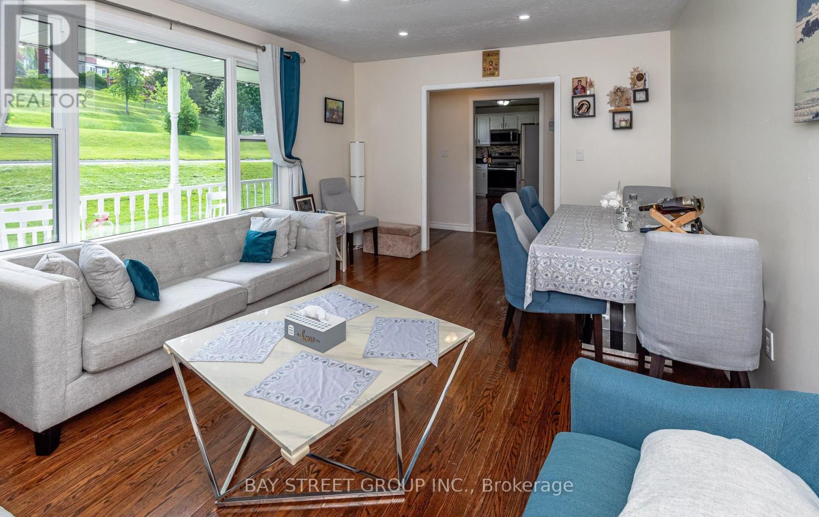 98 The Queensway South Avenue S, Georgina, Ontario  L4P 1Z4 - Photo 7 - N13454814