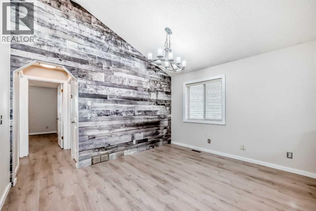 137 Erin Meadow Bay Se, Calgary, Alberta  T2B 3A2 - Photo 11 - A2316817