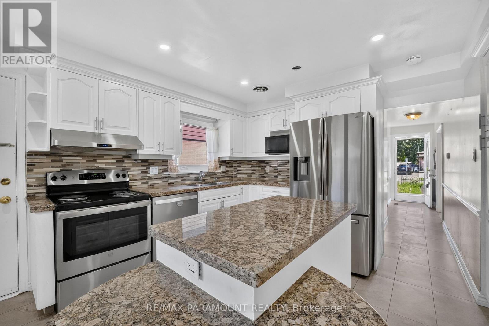 47 Cloverdale Drive, Brampton, Ontario  L6T 2T5 - Photo 11 - W13454802