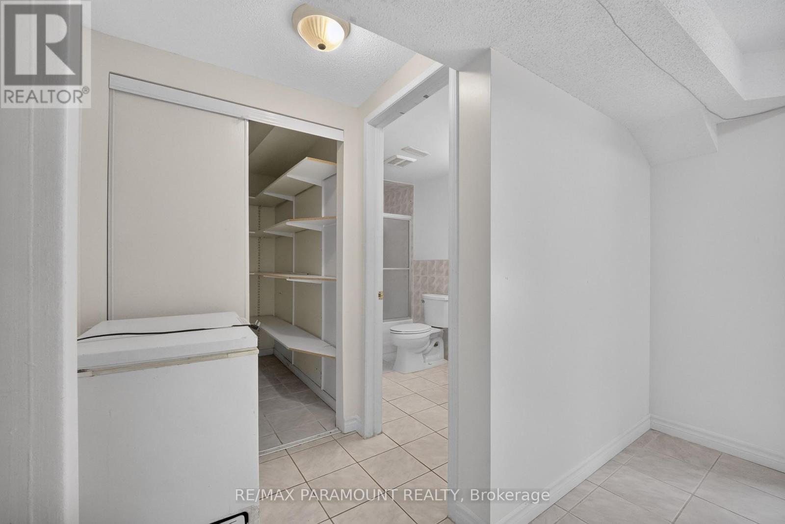47 Cloverdale Drive, Brampton, Ontario  L6T 2T5 - Photo 33 - W13454802