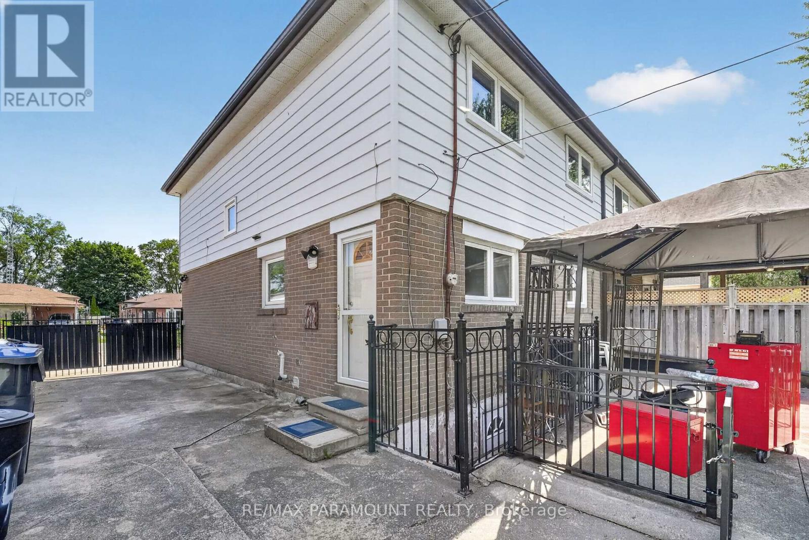 47 Cloverdale Drive, Brampton, Ontario  L6T 2T5 - Photo 35 - W13454802