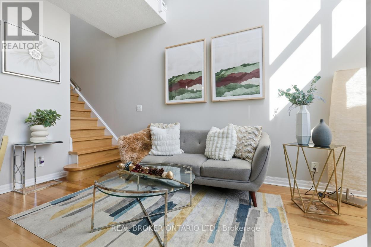 903 - 220 Burnhamthorpe Road W, Mississauga, Ontario  L5B 4N4 - Photo 2 - W13454886
