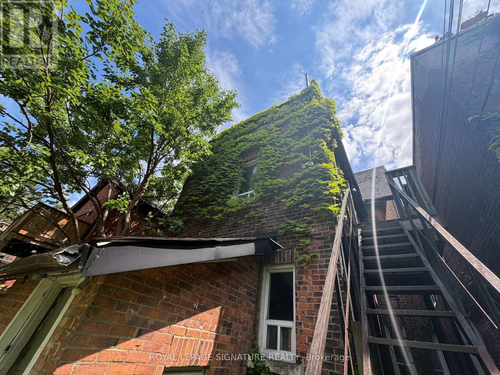 102 Cowan Avenue, Toronto, Ontario  M6K 2N4 - Photo 6 - W13454900