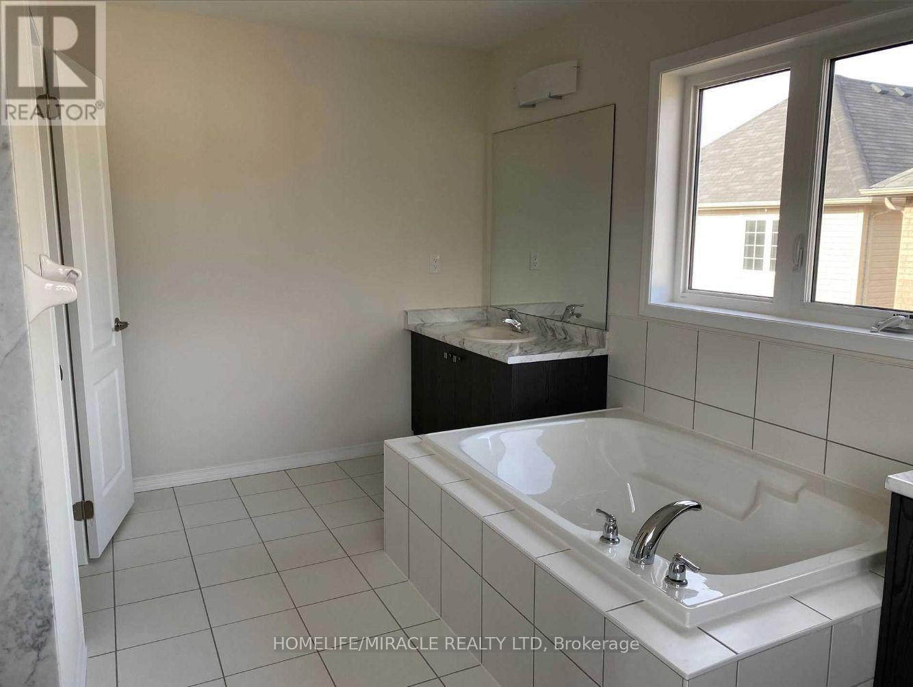 147 Longboat Run W, Brantford, Ontario  N3T 0R9 - Photo 11 - X13454872